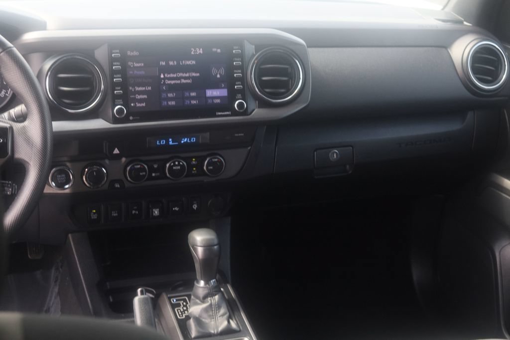 Used 2023 Toyota Tacoma TRD Sport w/ Technology Package AWD/4WD image 14