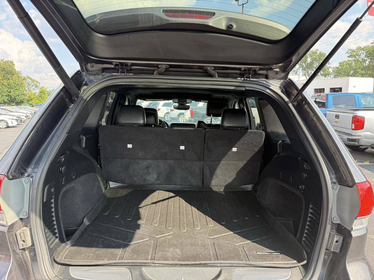 Used 2018 Jeep Grand Cherokee Limited w/ Trailer Tow Group IV AWD/4WD image 11