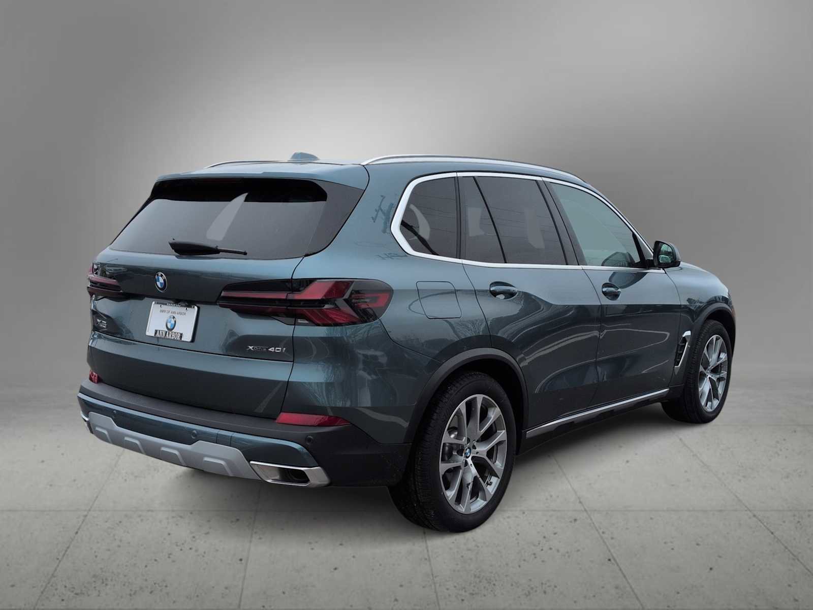 Certified 2025 BMW X5 xDrive40i w/ Executive Package image 8