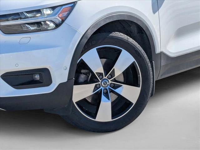 Used 2019 Volvo XC40 T5 Momentum image 22