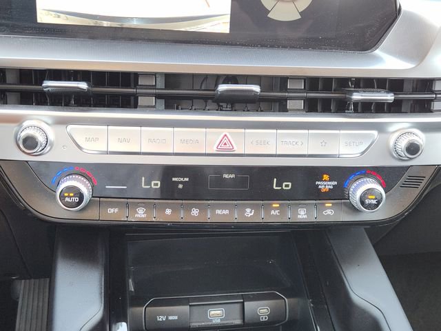 Used 2025 Kia Telluride LX image 14
