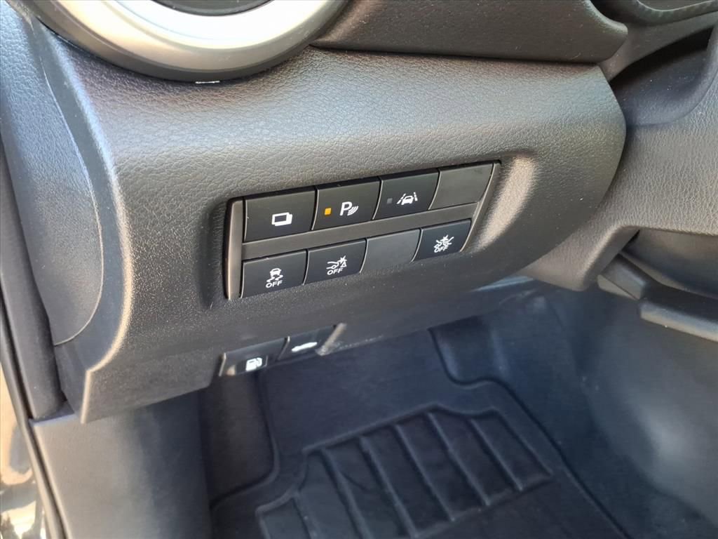 Used 2020 Nissan Versa S image 26