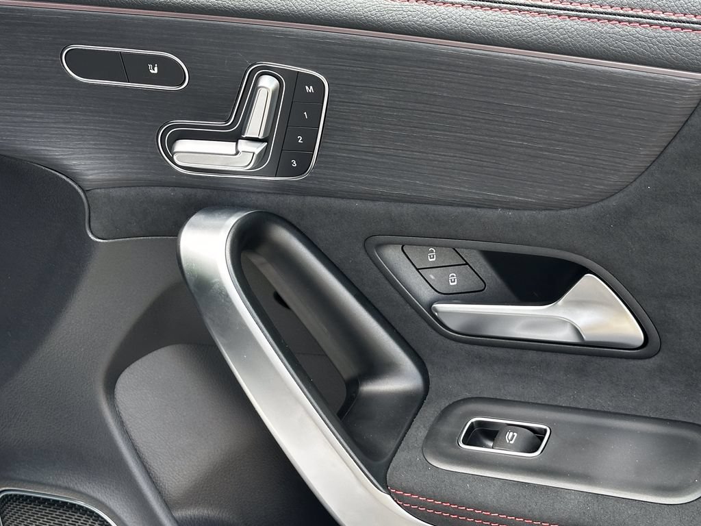 New 2025 Mercedes-Benz CLA 35 AMG 4MATIC image 17