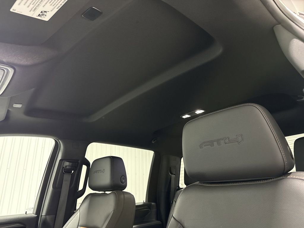 Used 2025 GMC Sierra 2500 AT4 image 19