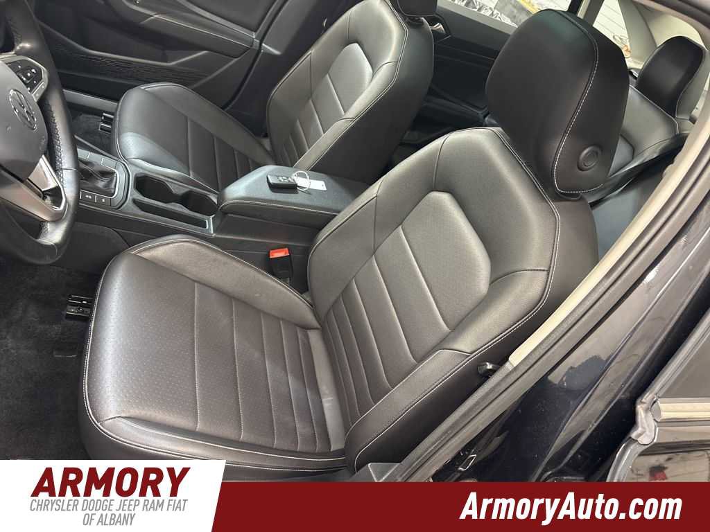 Used 2024 Volkswagen Jetta SE image 22