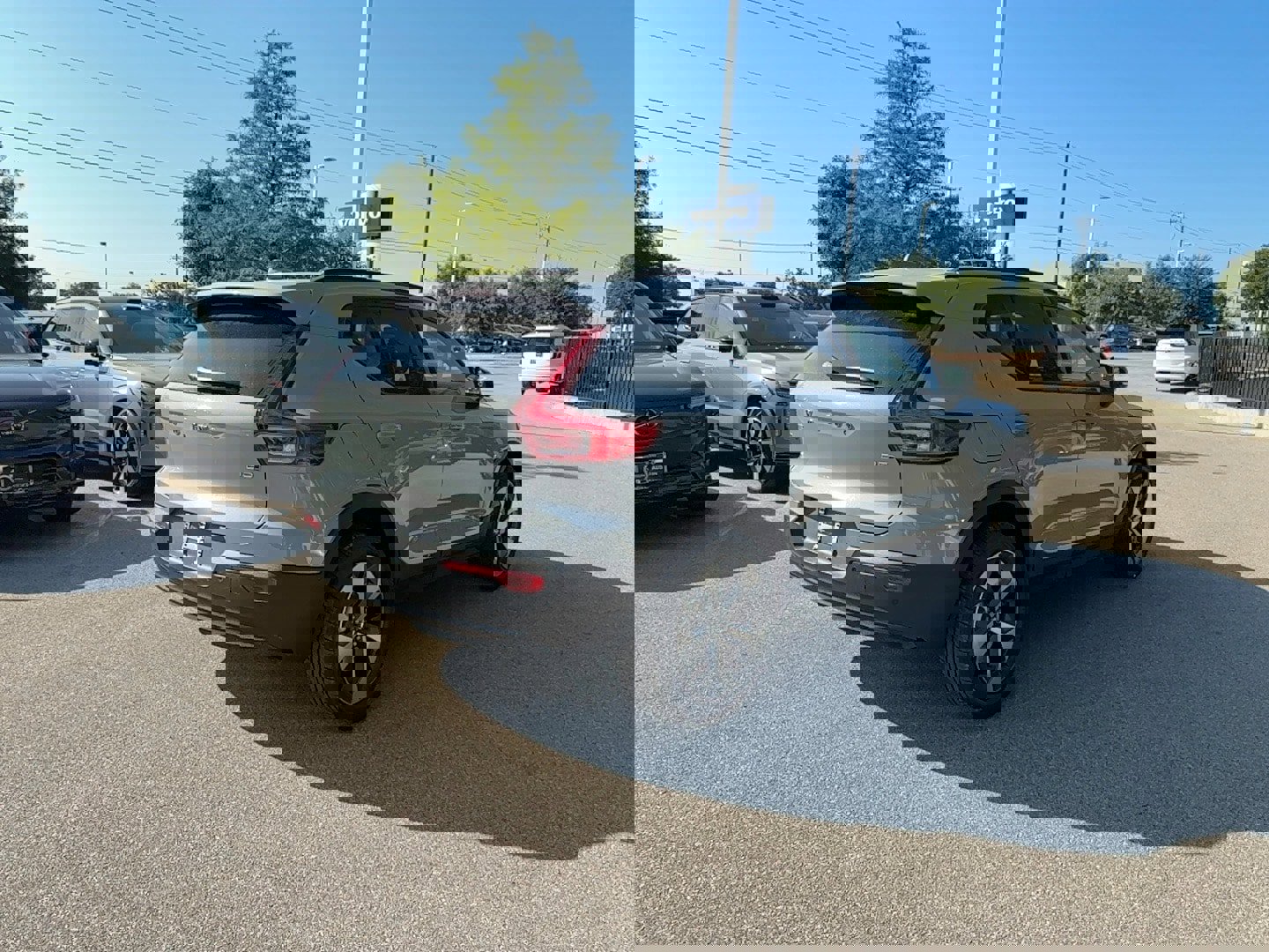 New 2026 Volvo XC40 B5 Plus w/ Protection Package Premier image 7