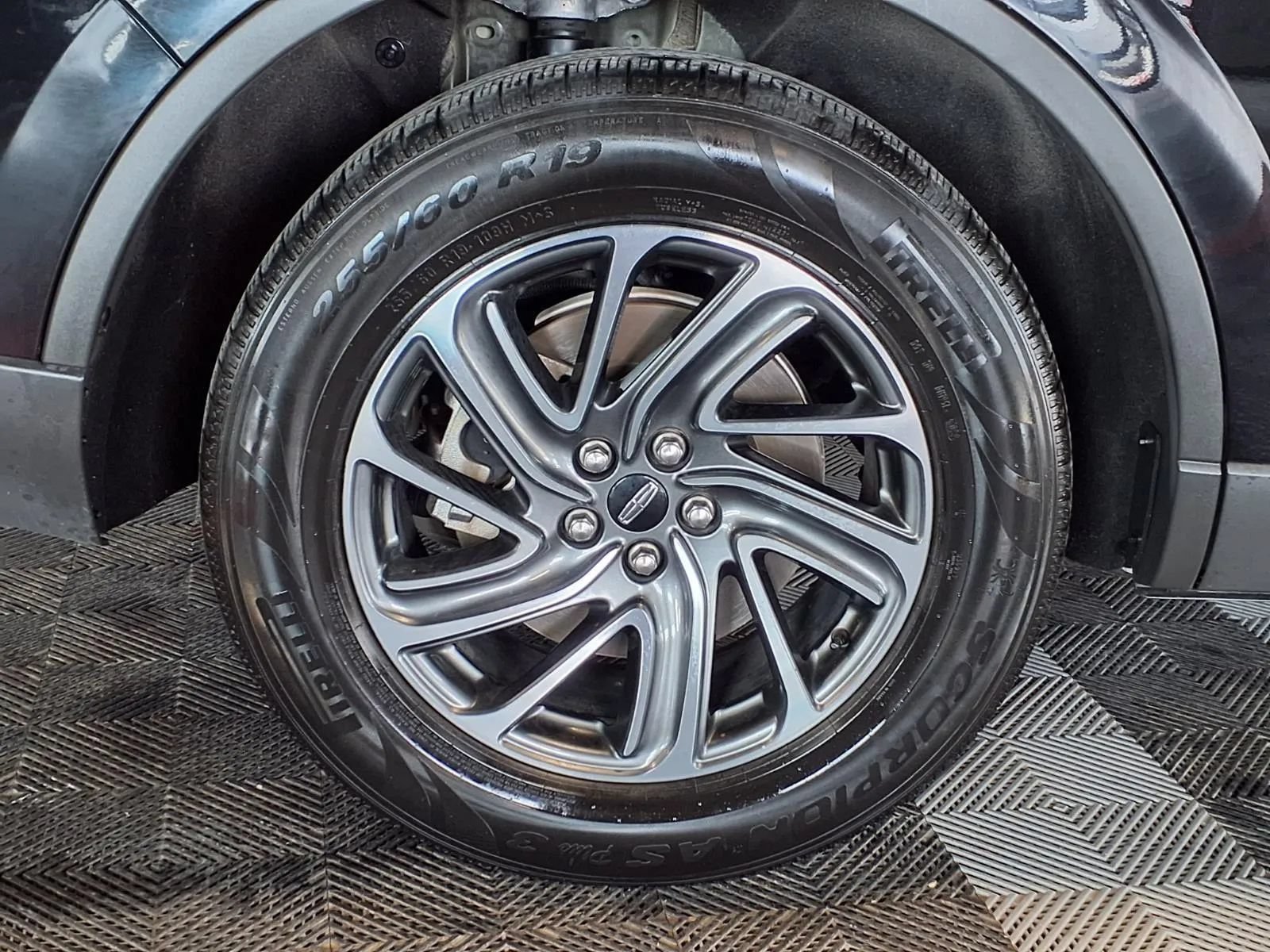 Used 2022 Lincoln Aviator AWD image 9