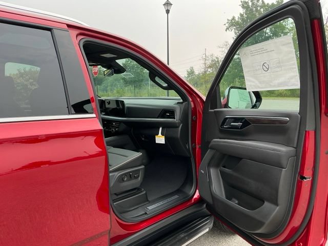New 2026 Chevrolet Tahoe Premier w/ Sun And Tow Package AWD/4WD image 18