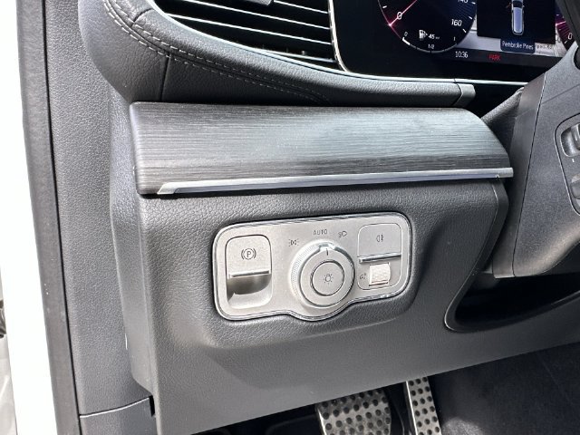 Used 2024 Mercedes-Benz GLS 450 4MATIC image 21