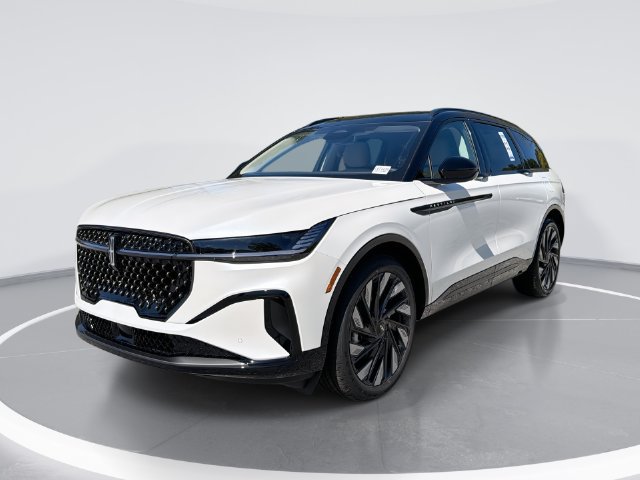 New 2026 Lincoln Nautilus Reserve w/ Jet Appearance Package AWD/4WD image 1