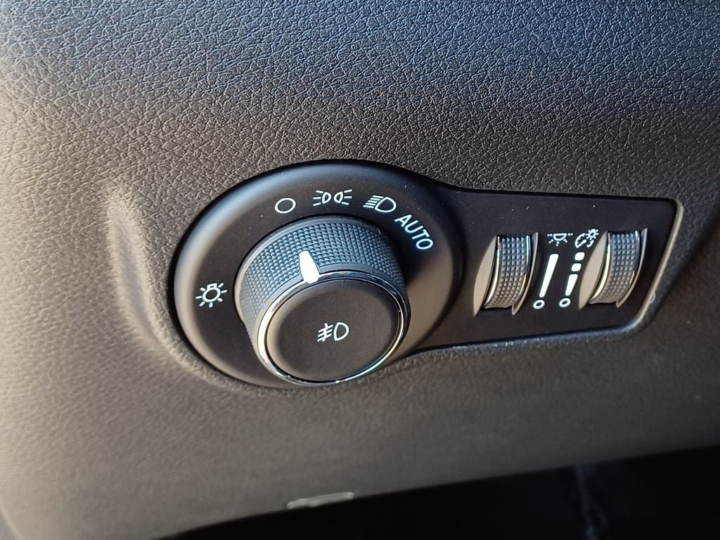 New 2026 Jeep Compass Limited AWD/4WD image 12