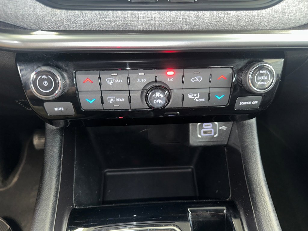 Used 2022 Jeep Compass Latitude w/ Convenience Group image 12