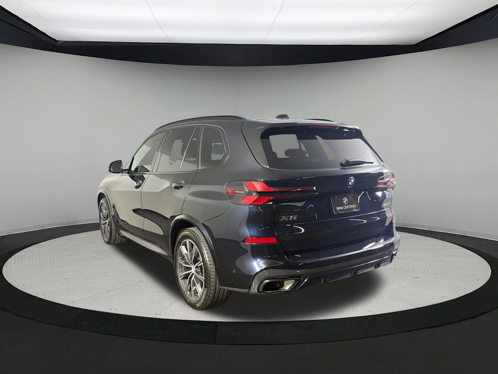 Certified 2024 BMW X5 xDrive40i w/ M Sport Package AWD/4WD image 6
