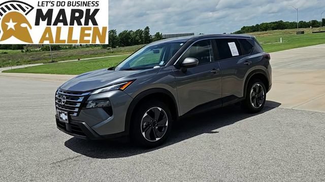Used 2025 Nissan Rogue SV FWD image 4