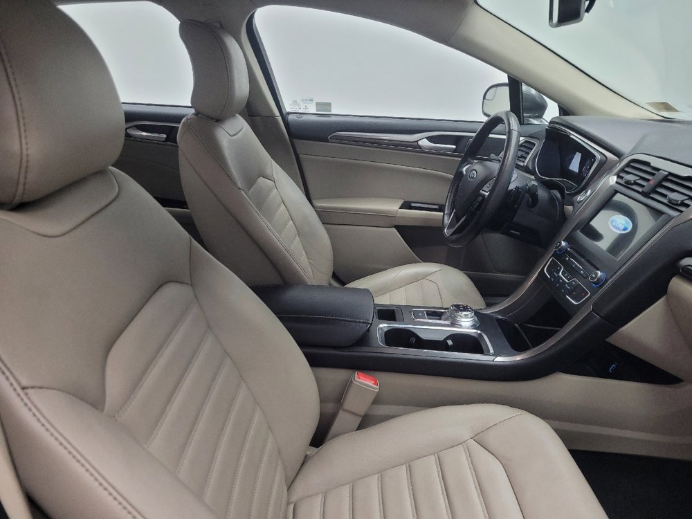 Used 2017 Ford Fusion SE w/ Fusion SE Technology Package image 21