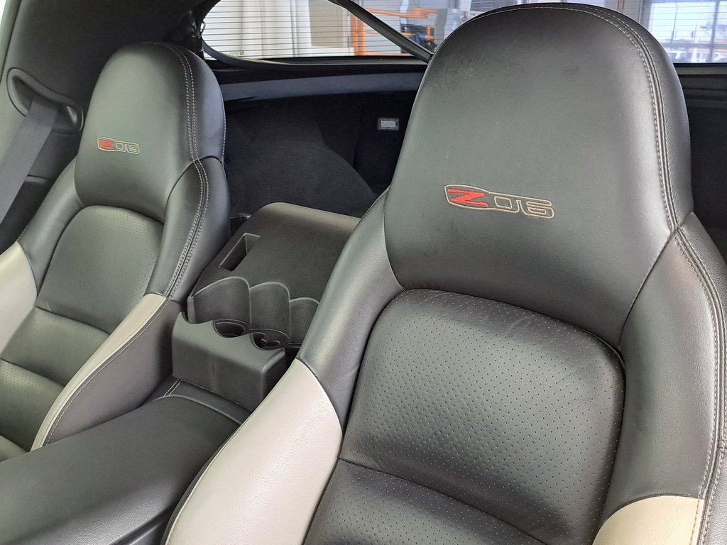 Used 2006 Chevrolet Corvette Z06 w/ Preferred Equipment Group image 25
