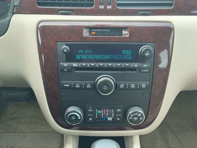 Used 2011 Chevrolet Impala LT w/ Luxury Edition Package image 20