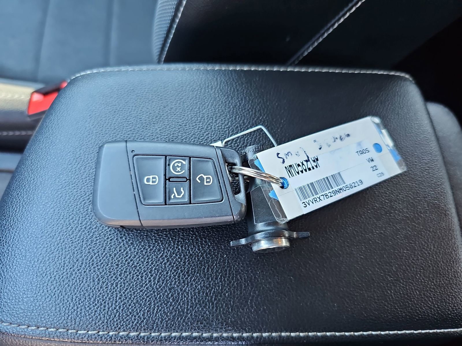 Used 2022 Volkswagen Taos SE image 40