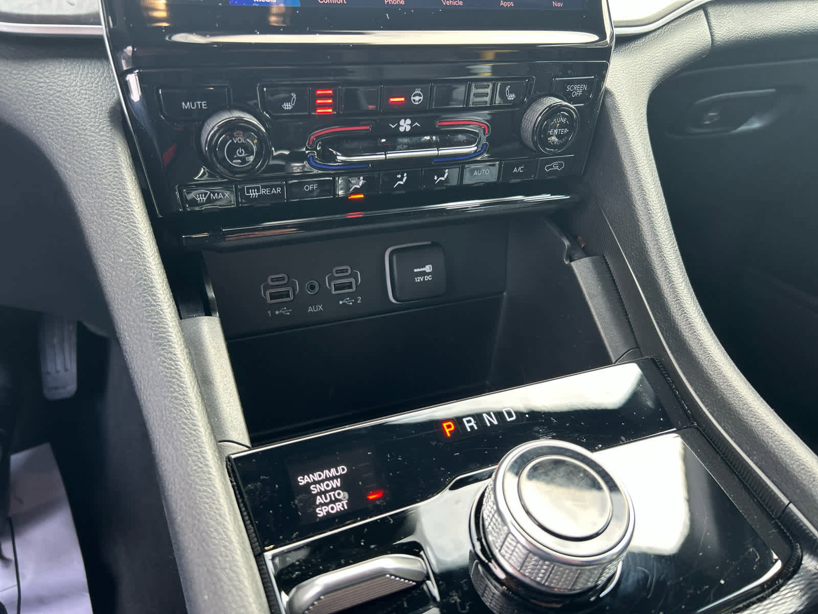 Used 2025 Jeep Grand Cherokee Limited w/ Trailer Tow Package image 27