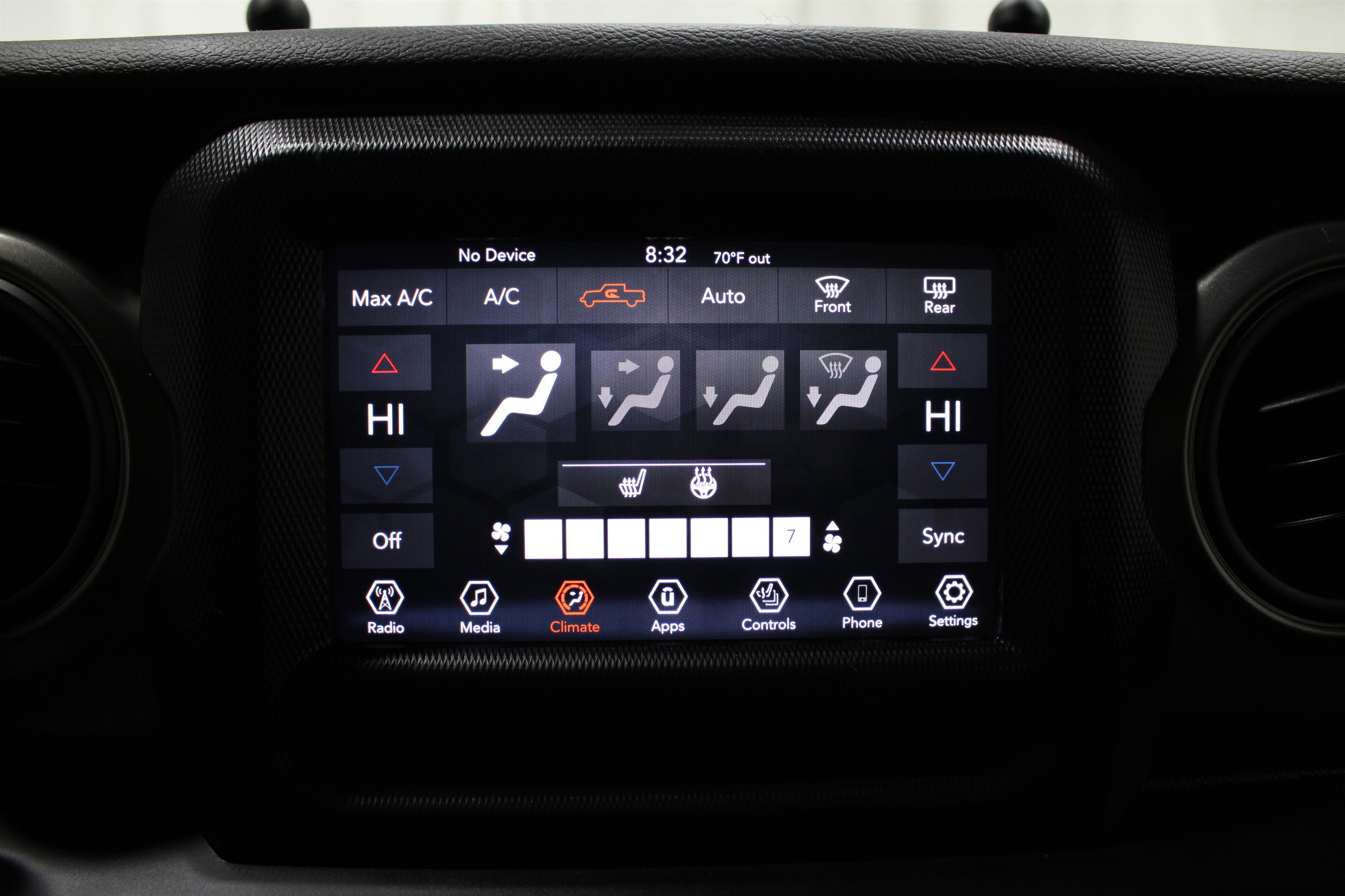 Used 2023 Jeep Gladiator Willys image 15