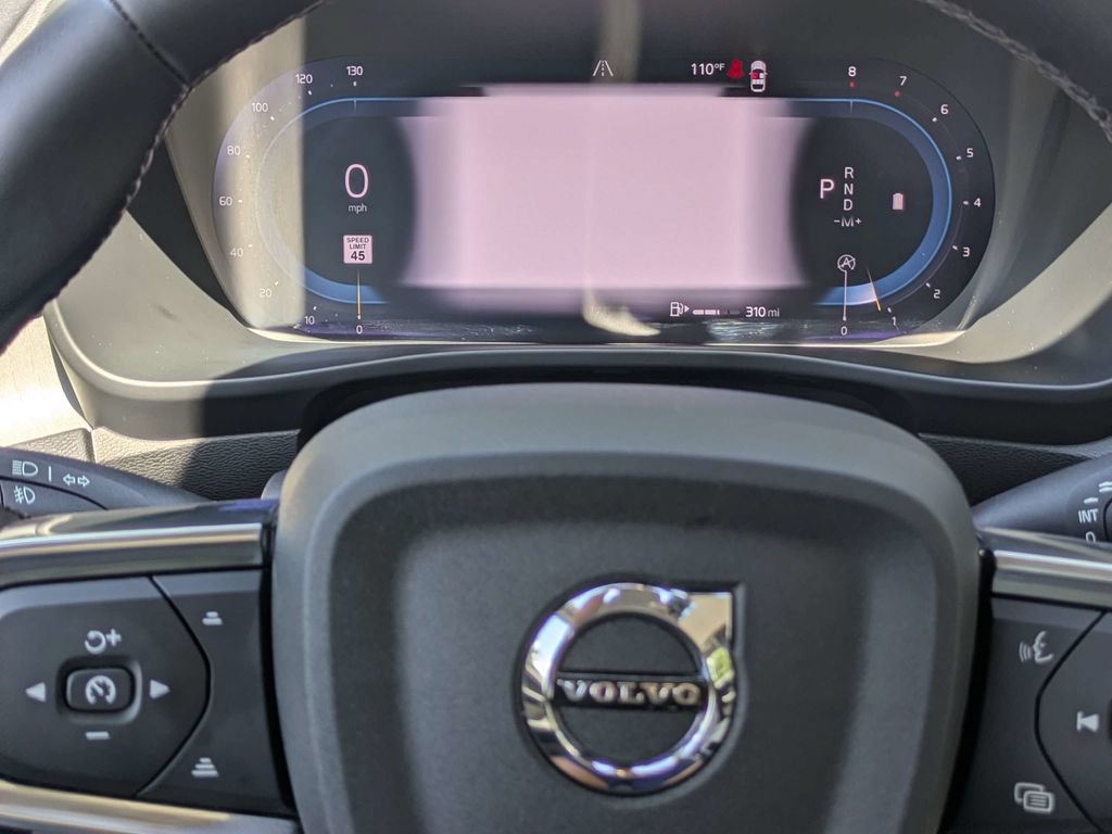 Certified 2025 Volvo XC40 B5 Plus AWD/4WD image 26