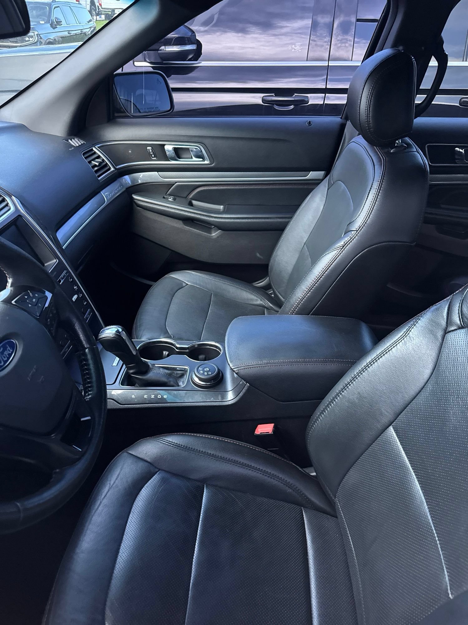 Used 2017 Ford Explorer Sport w/ Equipment Group 401A AWD/4WD image 5