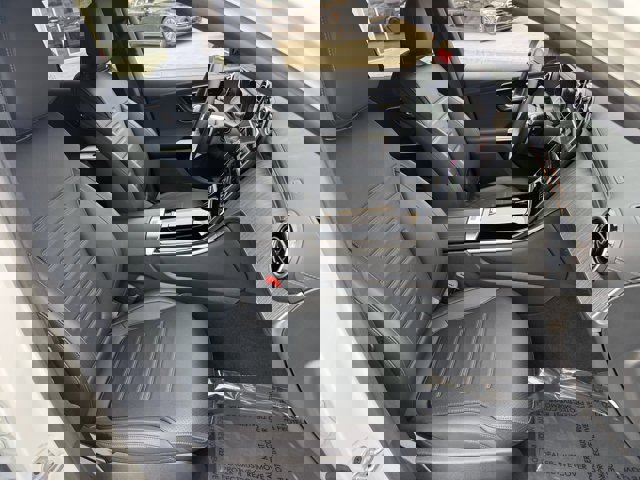 Used 2025 Mercedes-Benz GLC 300 4MATIC image 6