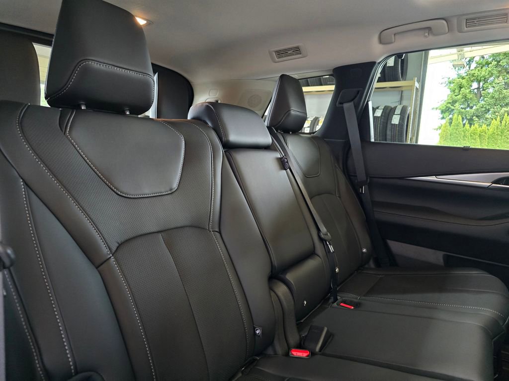 New 2026 INFINITI QX60 Luxe w/ Family Package image 27