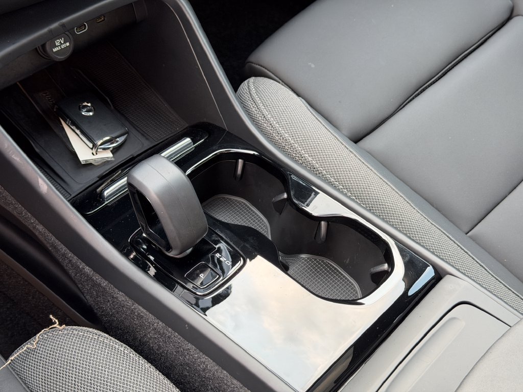 Certified 2023 Volvo C40 Recharge Core w/ Climate Package AWD/4WD image 20