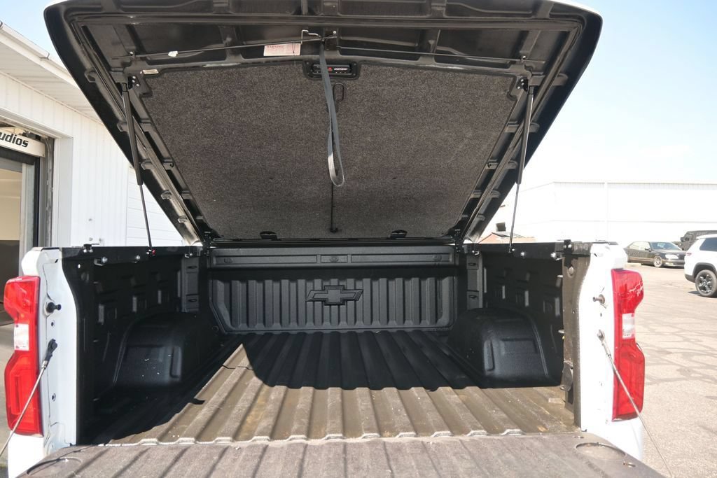 Used 2021 Chevrolet Silverado 1500 RST w/ Convenience Package II AWD/4WD image 19