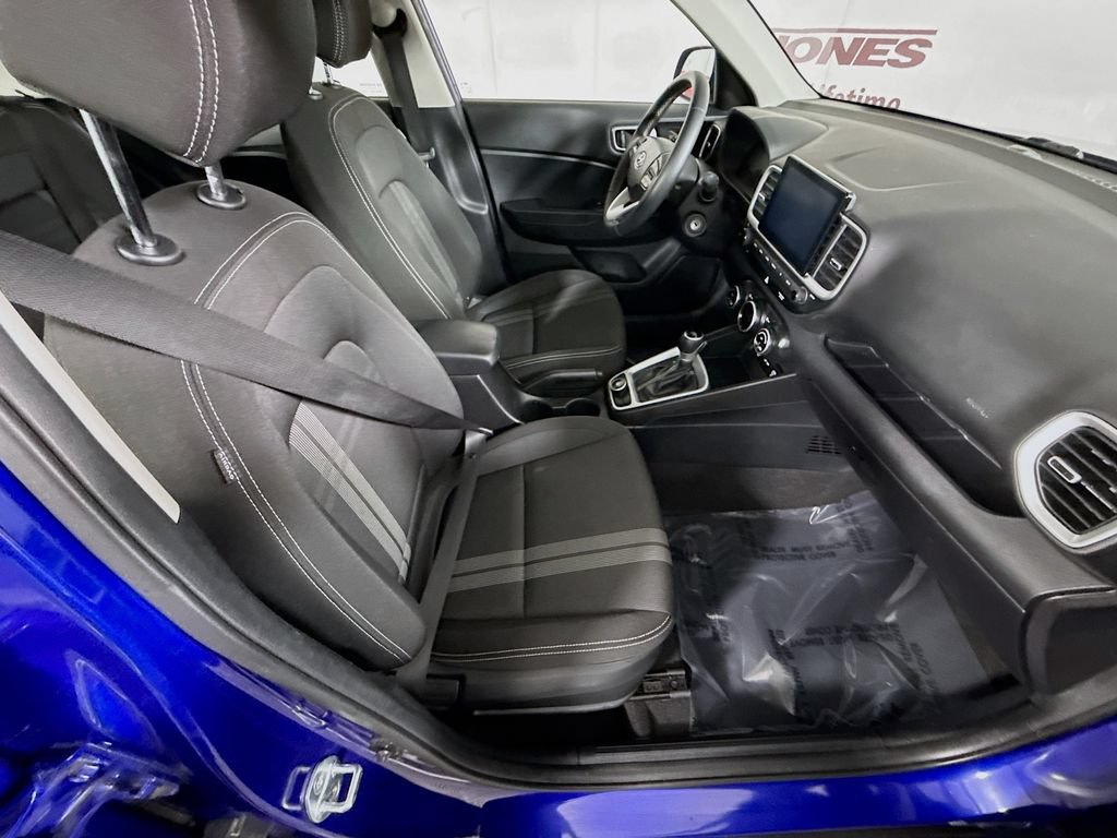 Used 2023 Hyundai Venue SEL FWD image 30