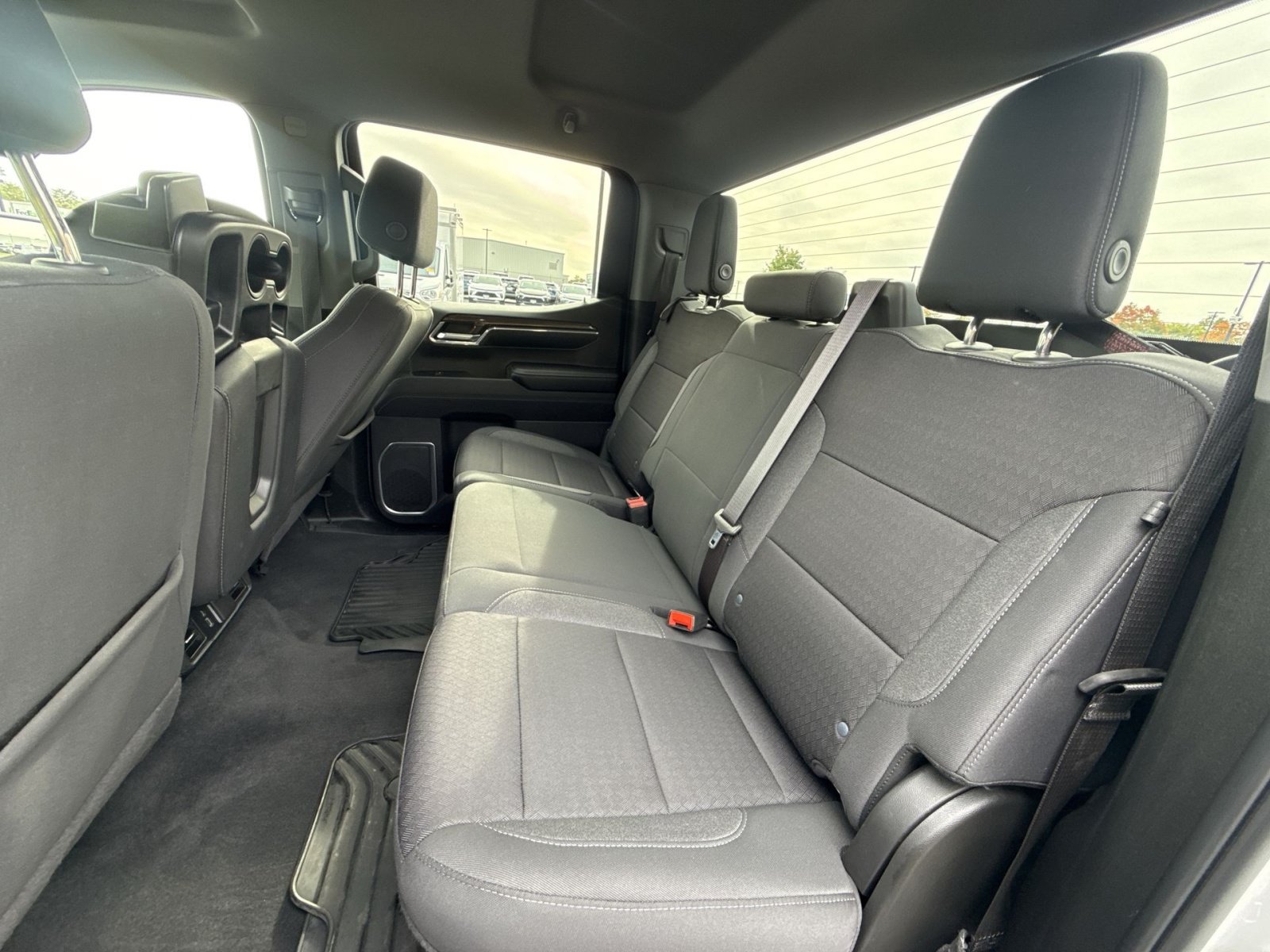 Used 2024 Chevrolet Silverado 1500 LT AWD/4WD image 25