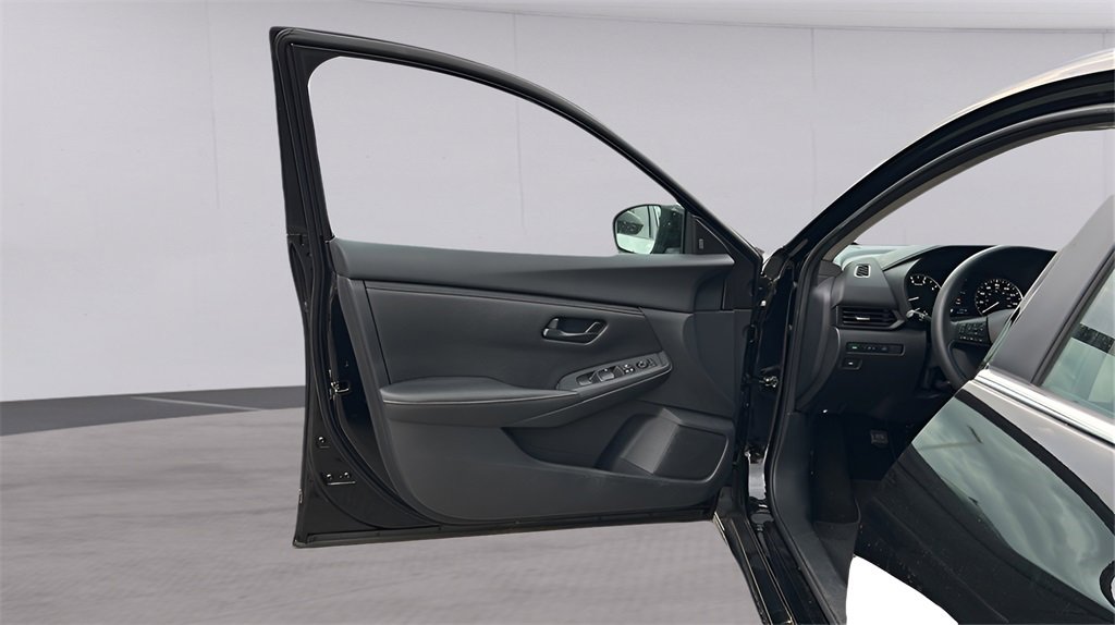 Used 2025 Nissan Sentra S image 13