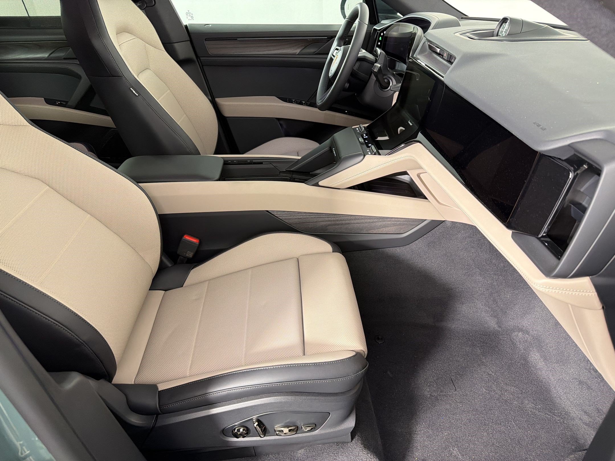 New 2026 Porsche Cayenne Electric AWD/4WD image 25