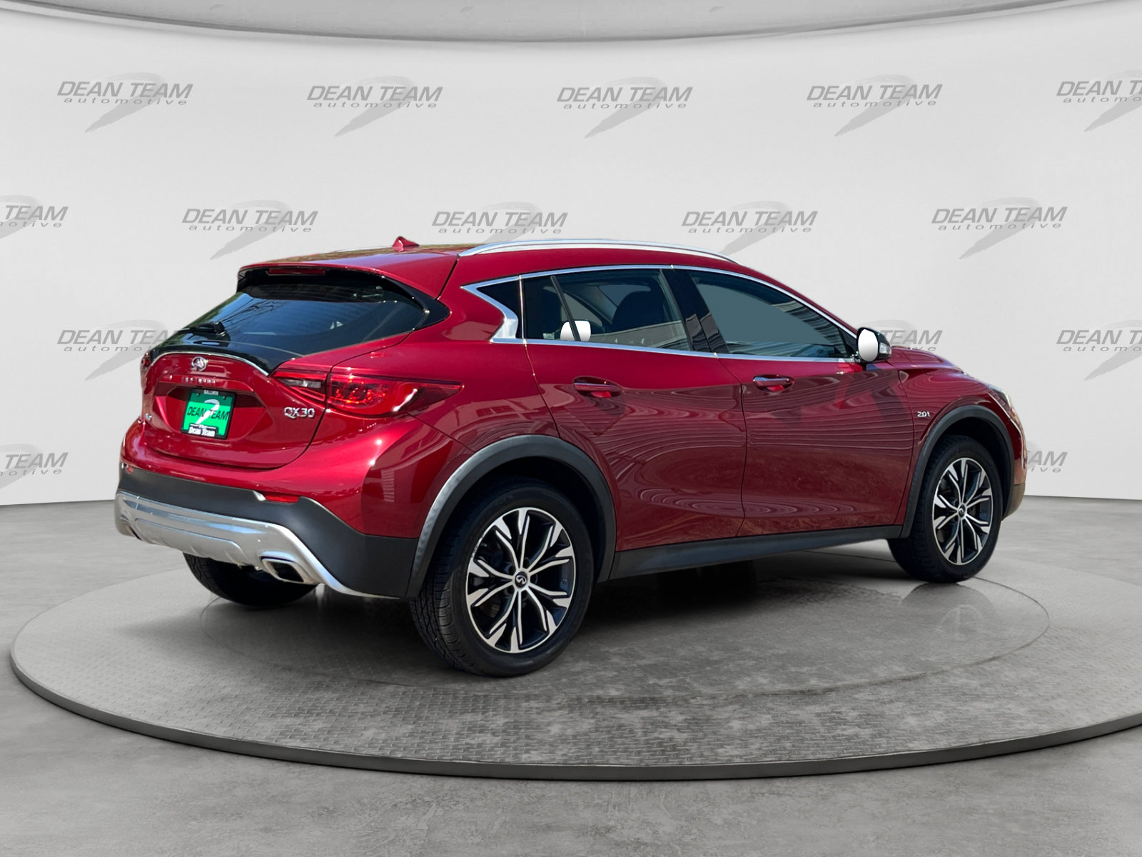Used 2018 INFINITI QX30 AWD image 8