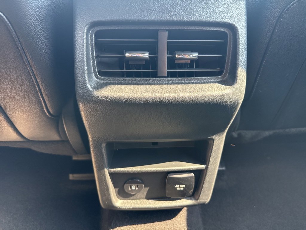 Used 2024 Ford Edge Titanium image 24