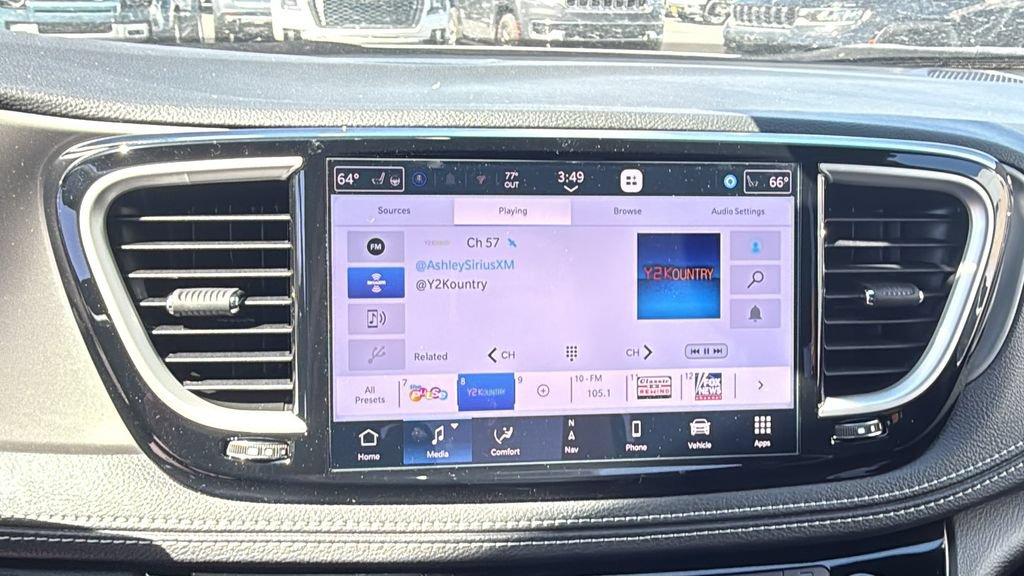 New 2027 Chrysler Pacifica Select AWD/4WD image 17