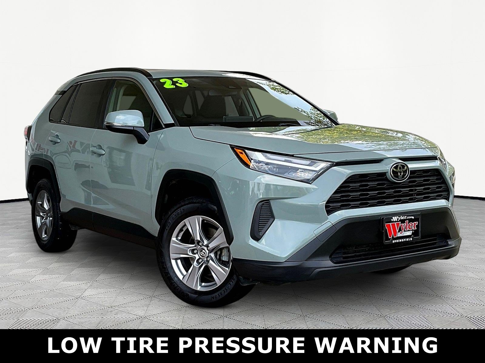 Used 2023 Toyota RAV4 XLE FWD image 3