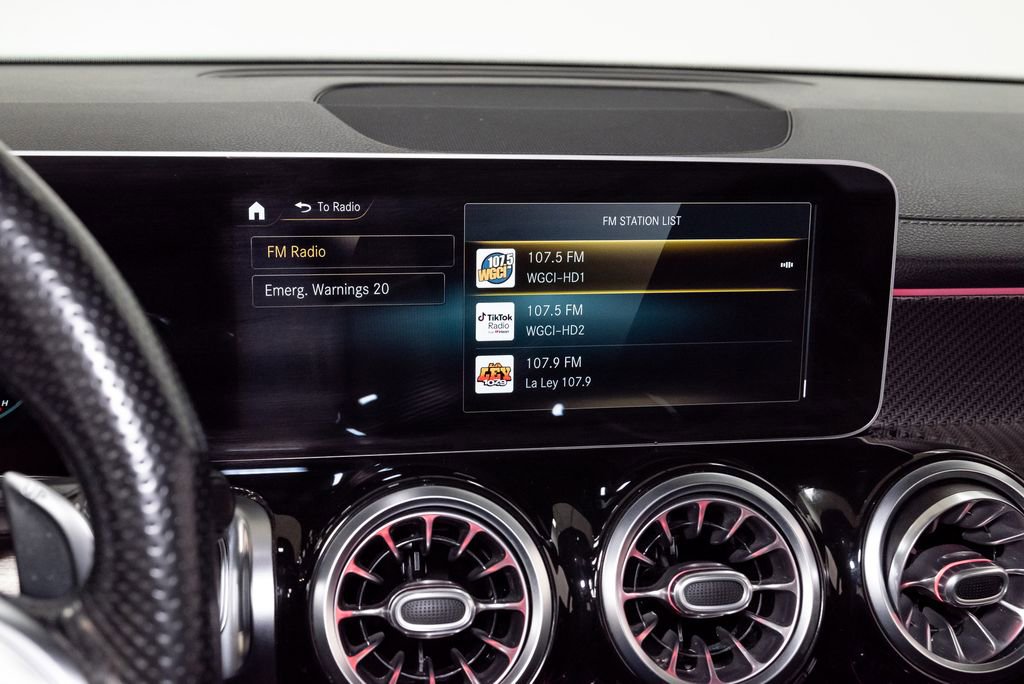 Used 2021 Mercedes-Benz GLB 35 AMG 4MATIC image 21