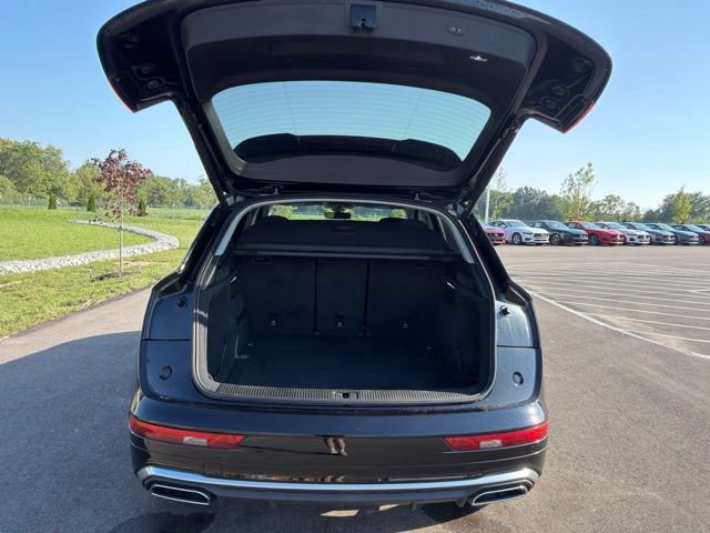 Used 2022 Audi Q5 2.0T Premium w/ Convenience Package AWD/4WD image 11