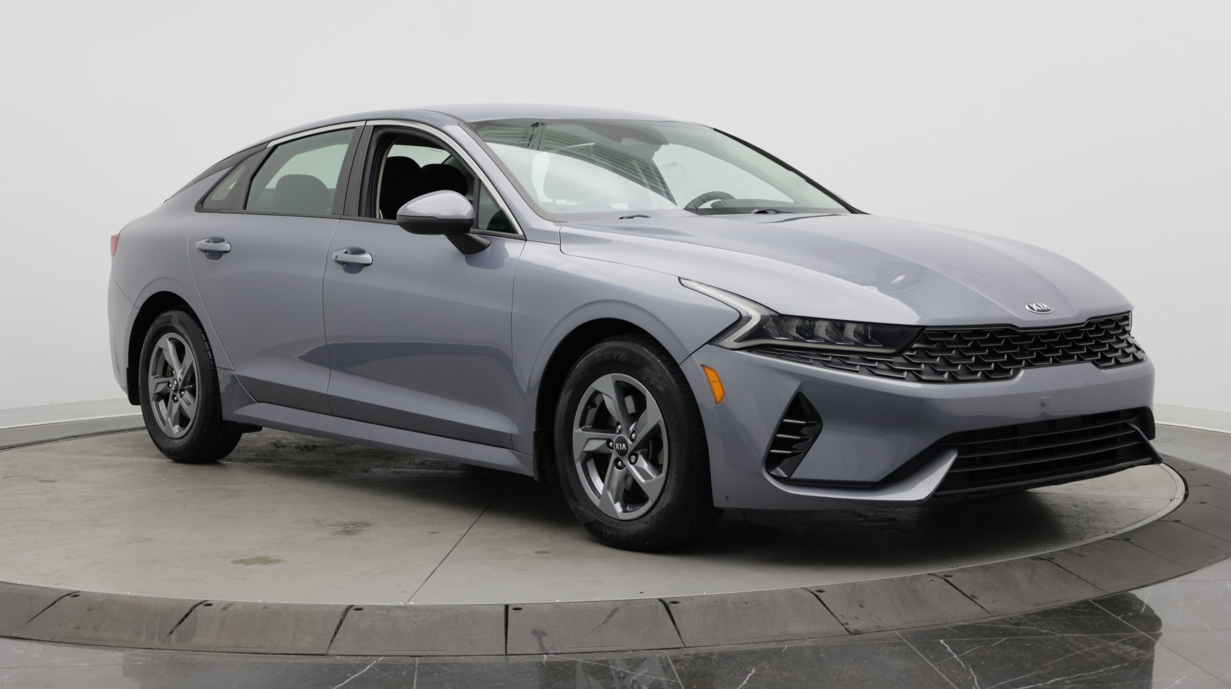 Used 2021 Kia K5 LXS FWD image 3