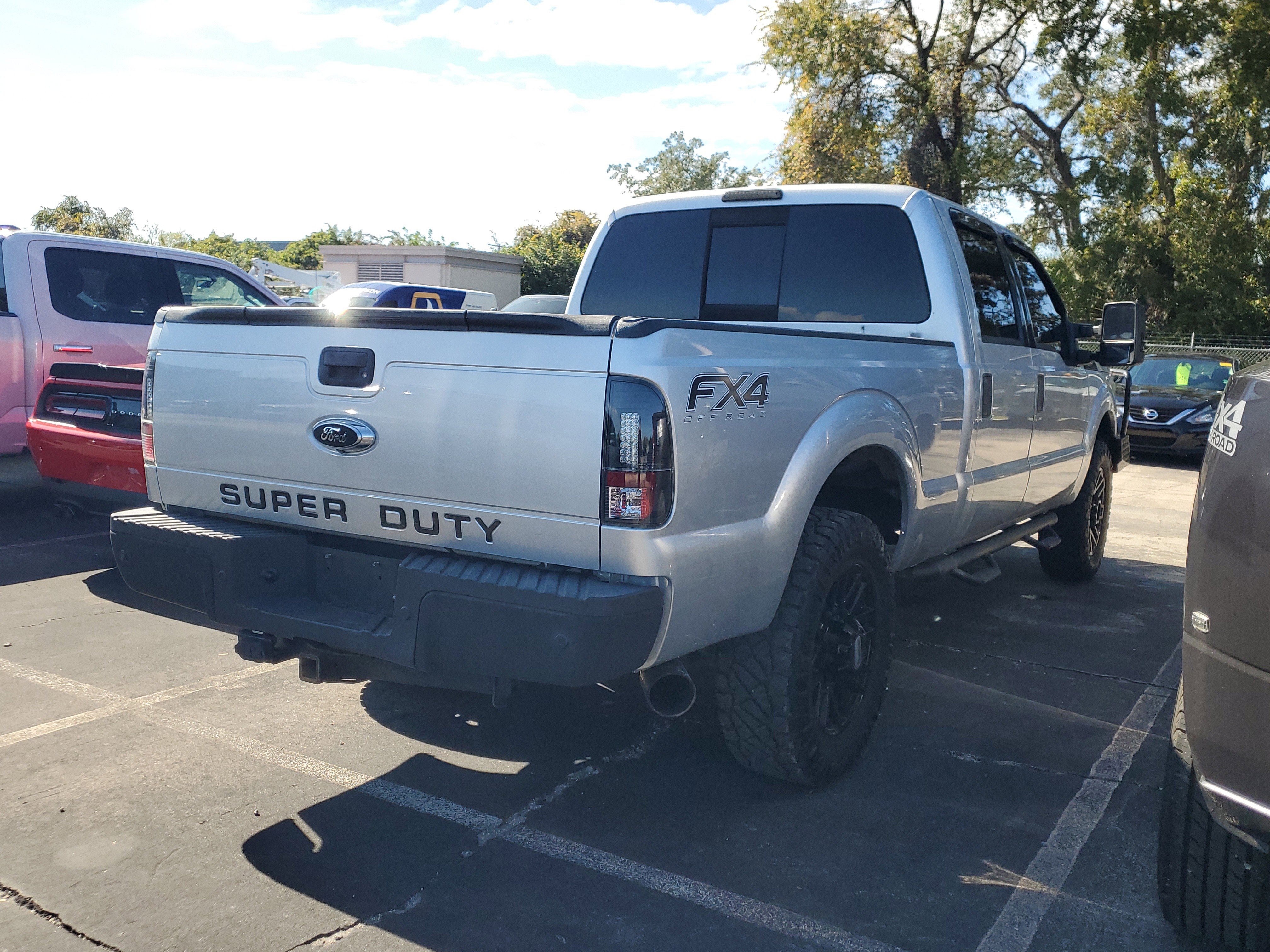 Used 2014 Ford F250 Lariat w/ Lariat Ultimate Package image 5