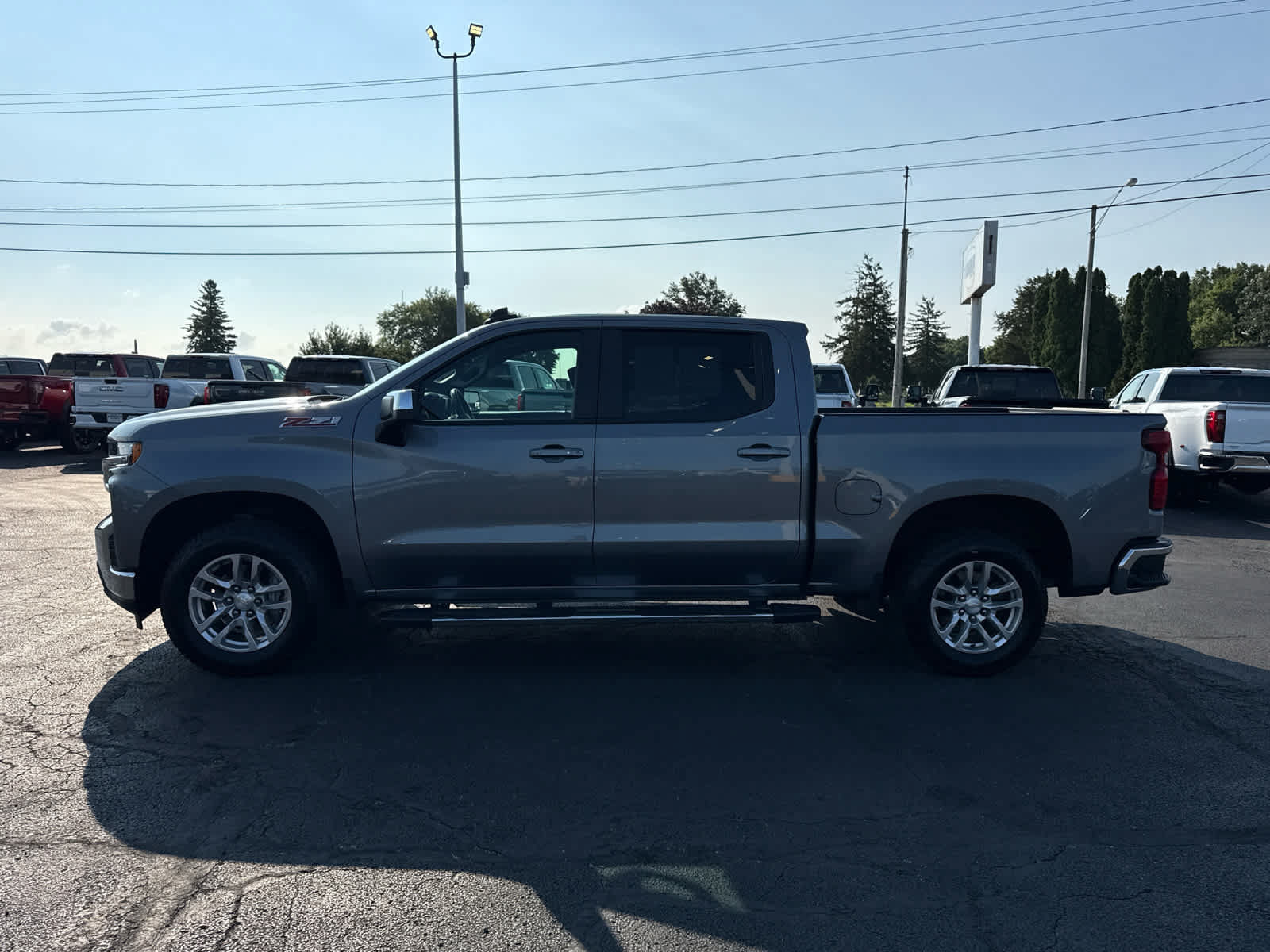Certified 2022 Chevrolet Silverado 1500 LT AWD/4WD image 2