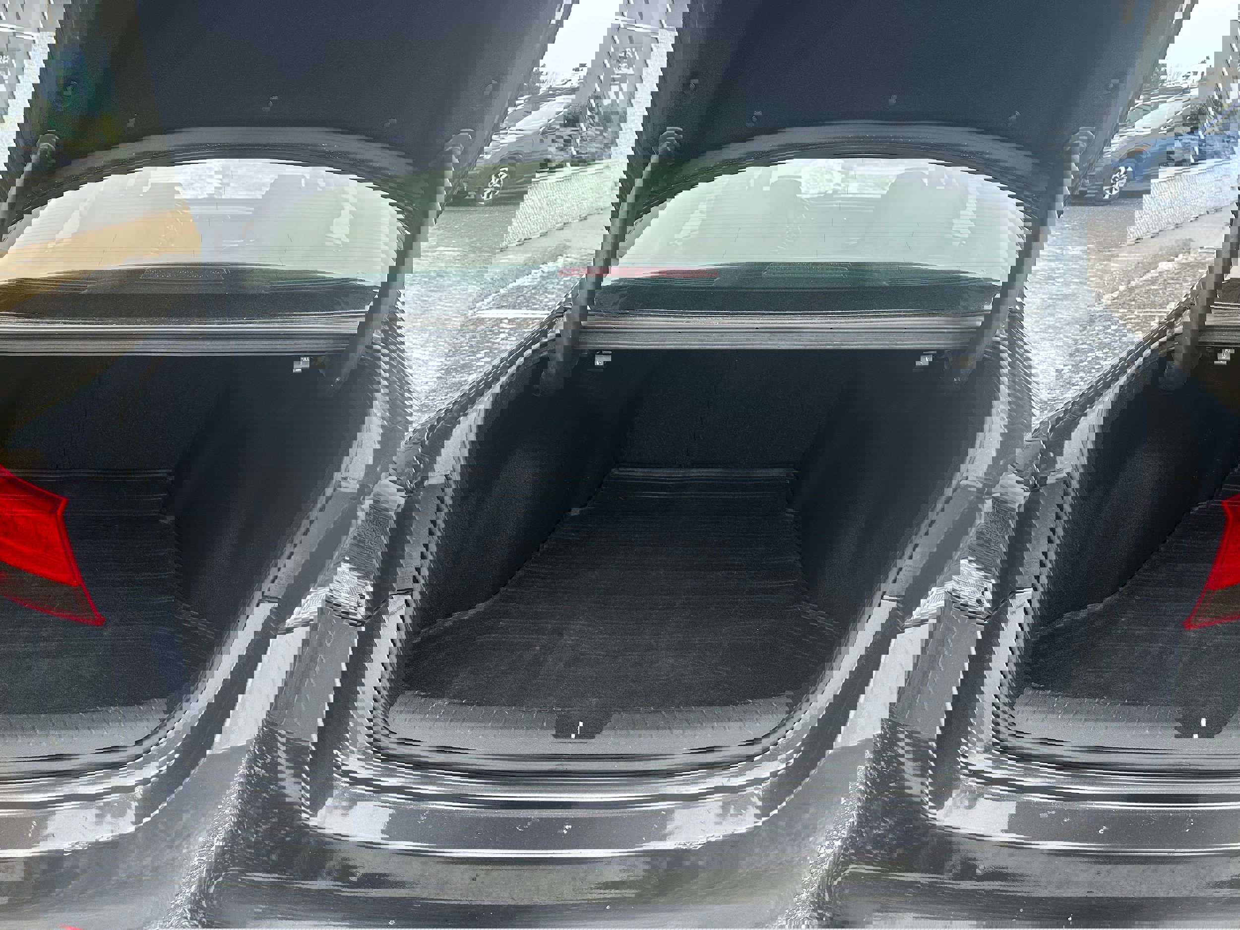 Used 2017 Kia Optima EX w/ Premium Package image 12