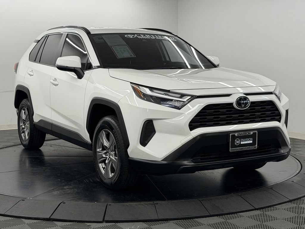 Used 2025 Toyota RAV4 XLE FWD image 8
