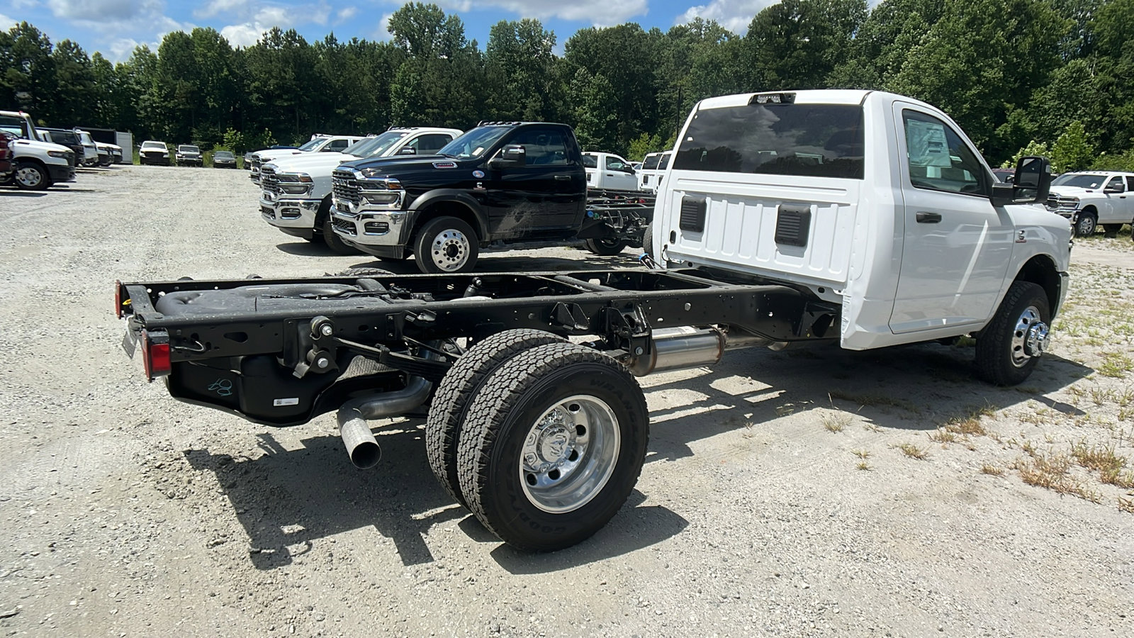 New 2025 RAM 3500 Tradesman AWD/4WD image 8