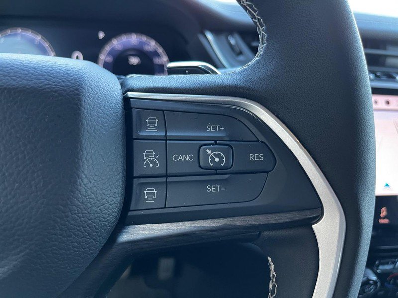 Used 2024 Jeep Grand Cherokee Limited image 11