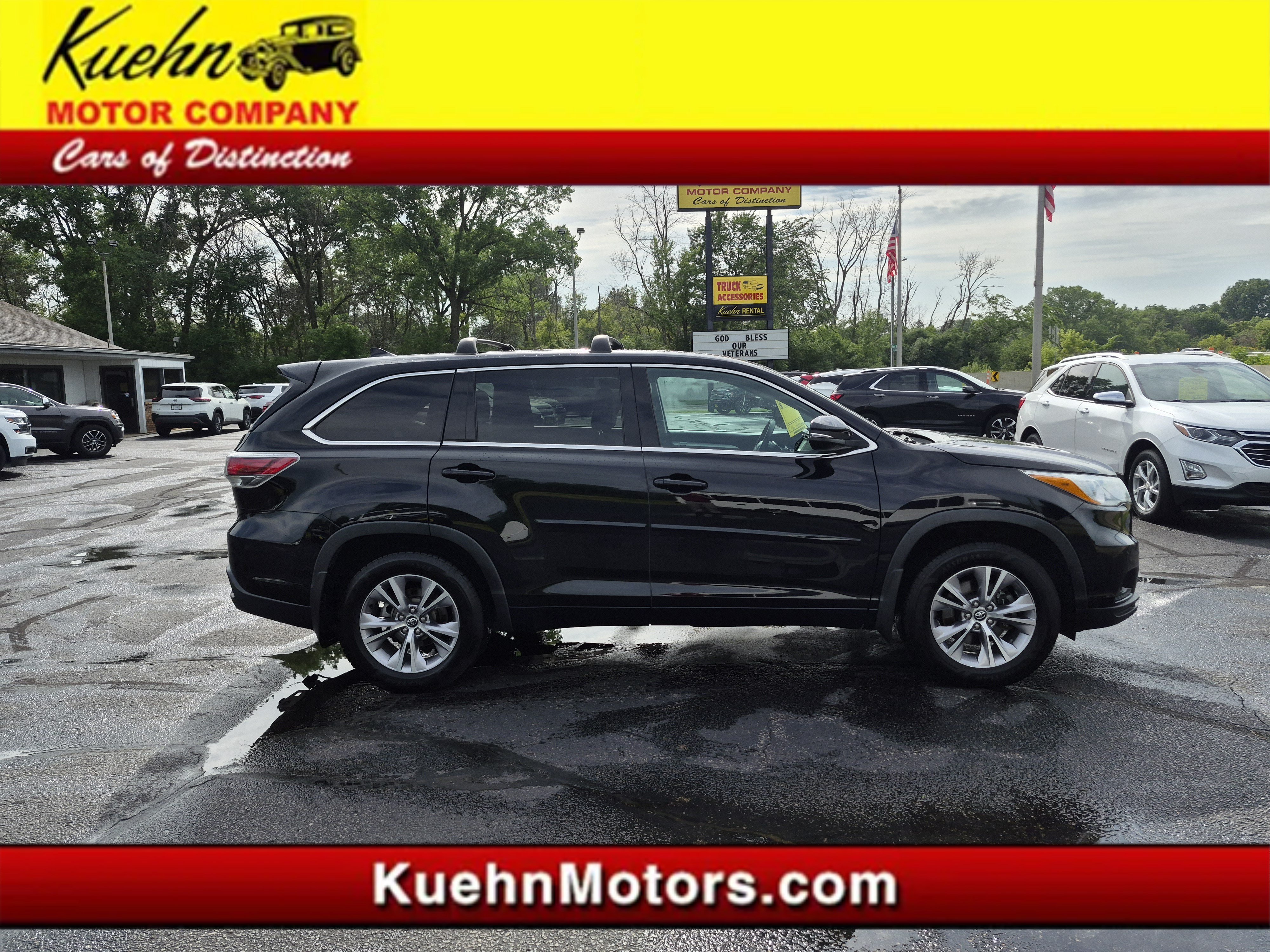 Used 2016 Toyota Highlander Plus AWD/4WD image 1