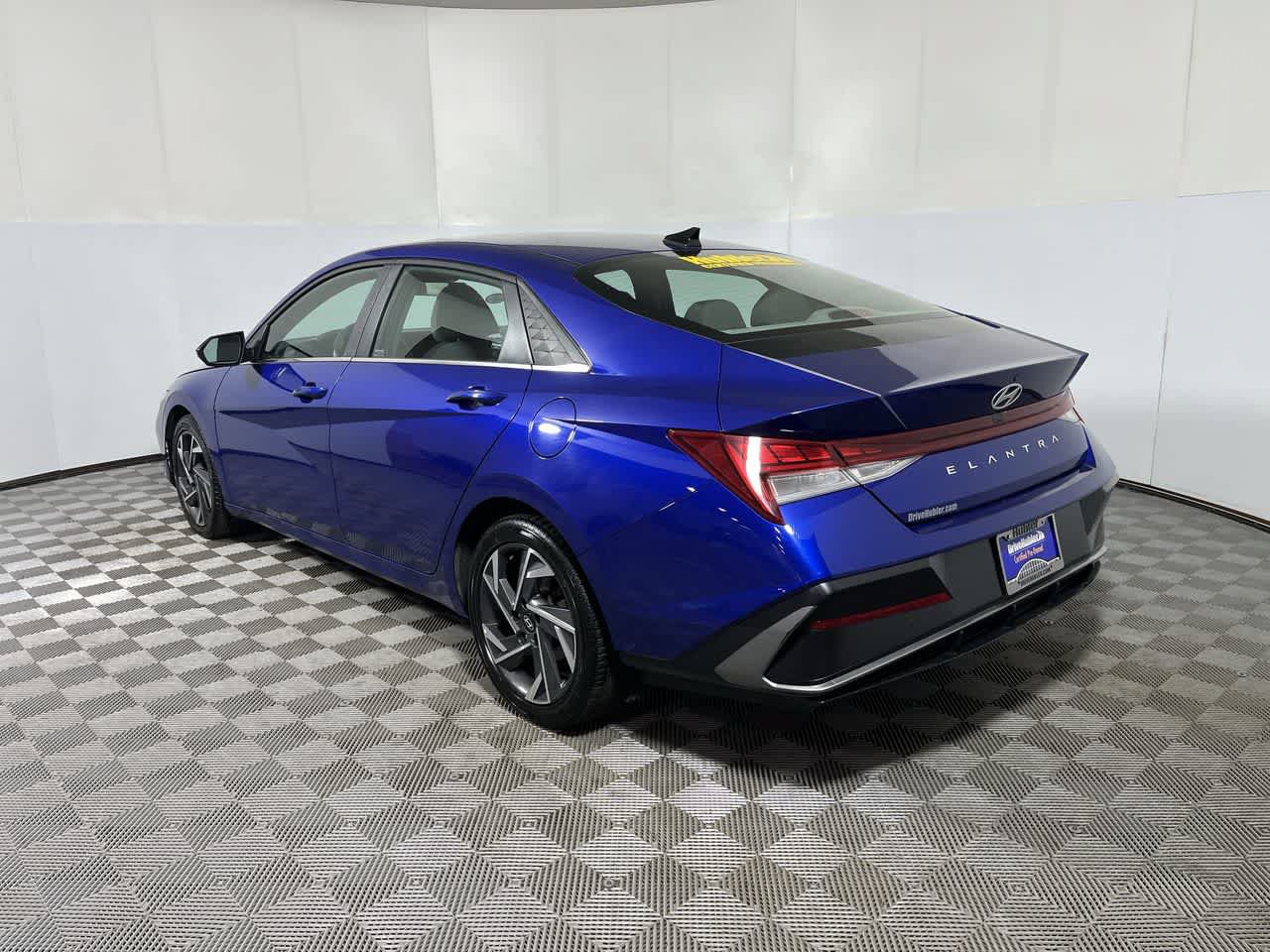 Used 2025 Hyundai Elantra SEL FWD image 6