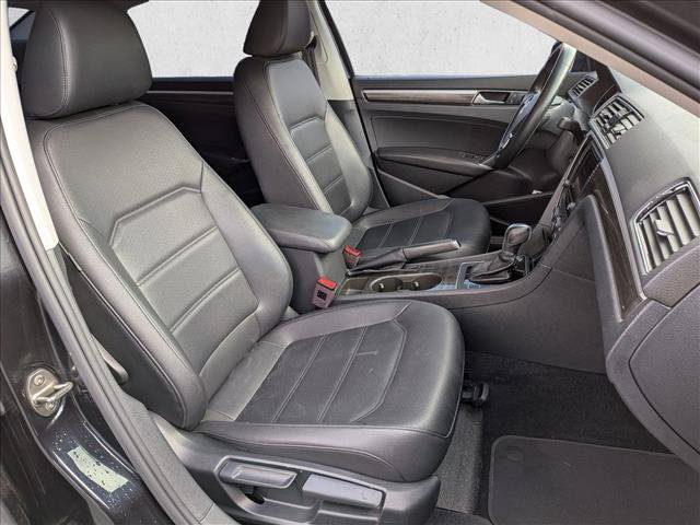 Used 2018 Volkswagen Passat 2.0T SE FWD image 20